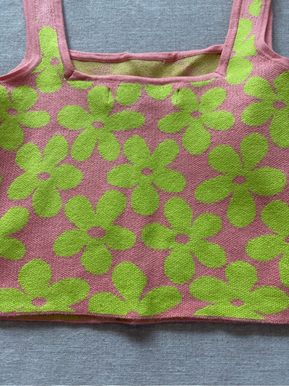 Amisu Knitwear pink & green flower power crop top. - Picture 6 of 8